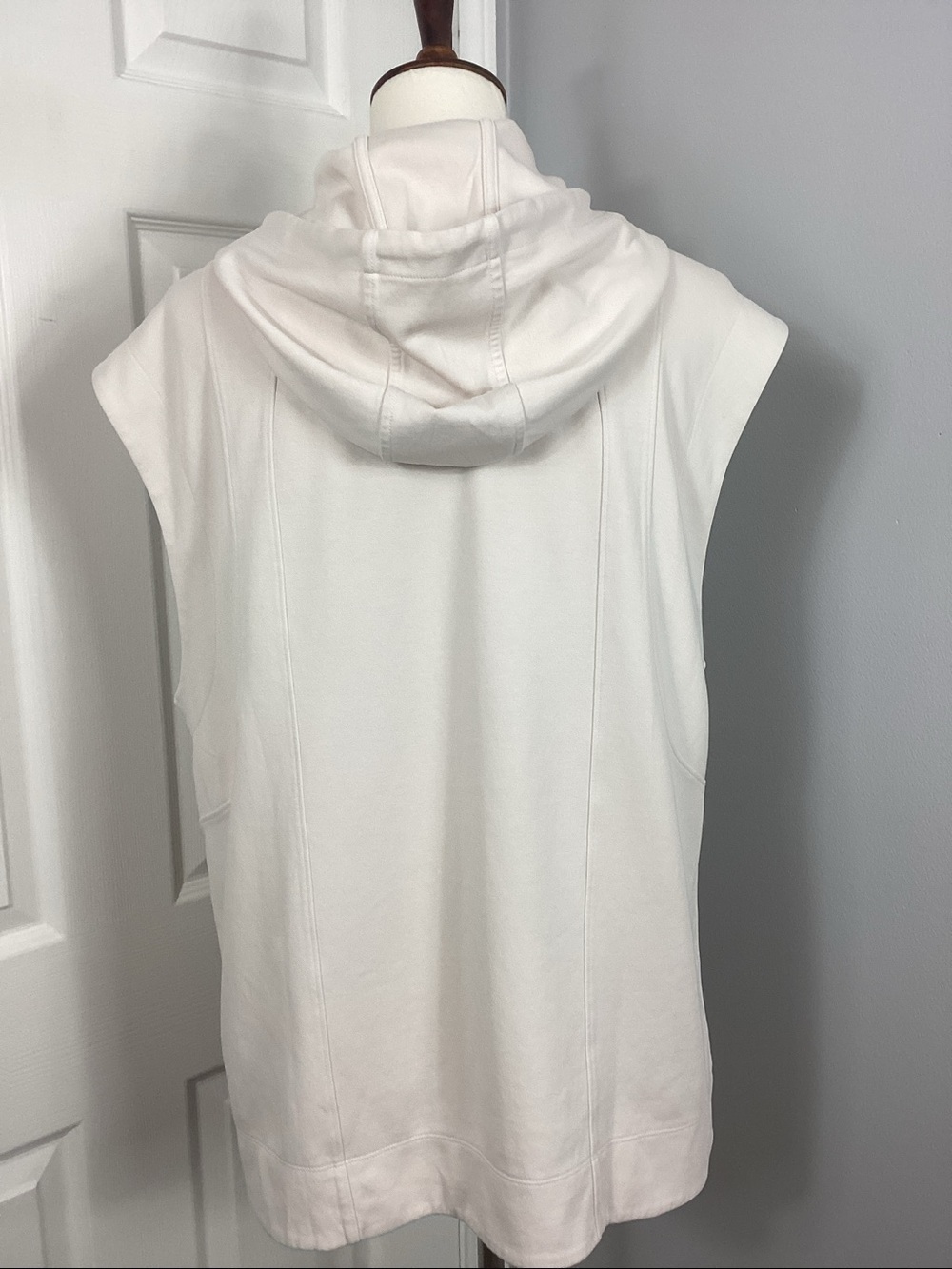Athleta Sundown Sleeveless Relaxed Hoodie Sweatshirt - Picture 6 of 9